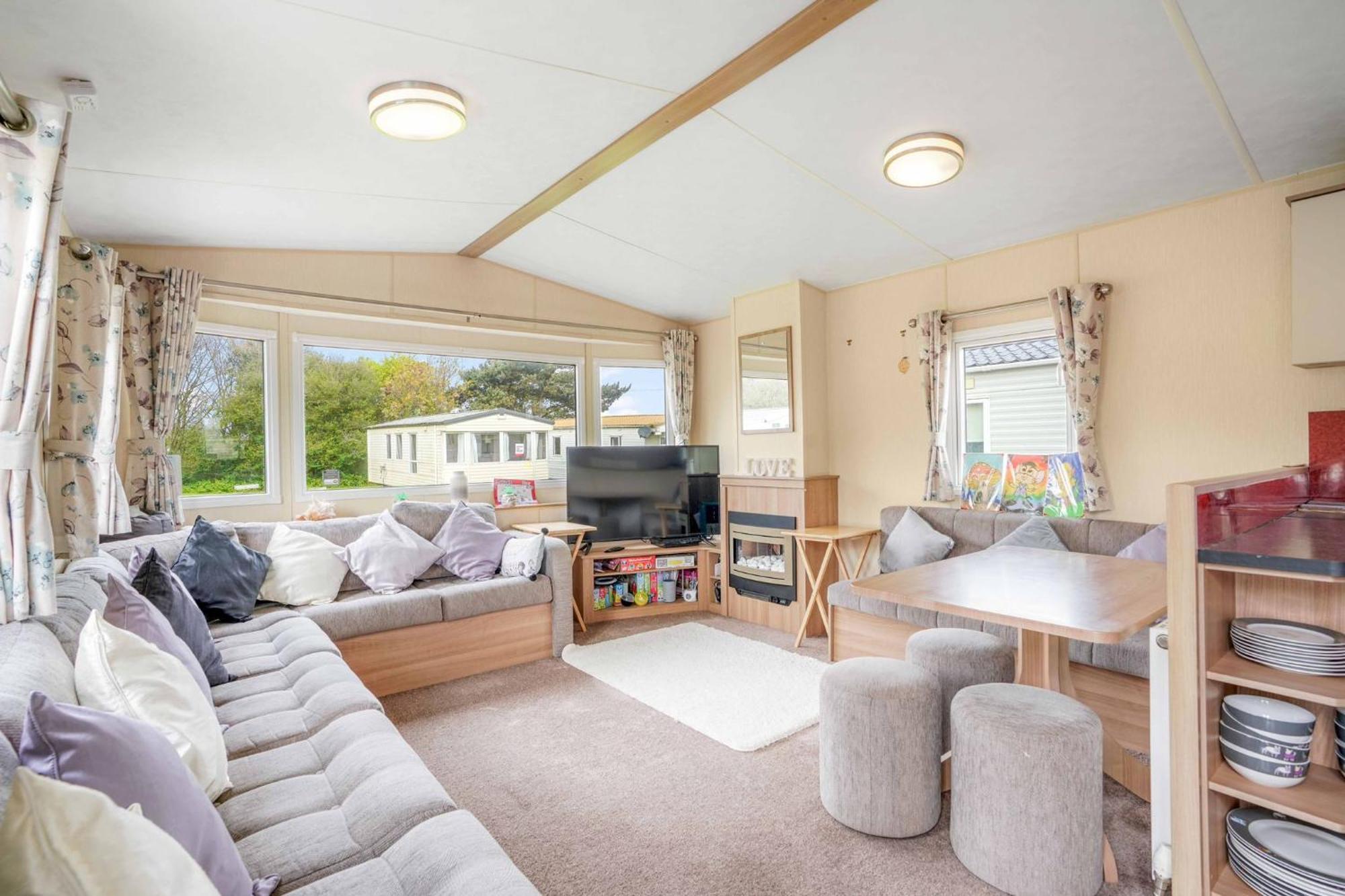 Sunscape Lodge Corton  Eksteriør billede